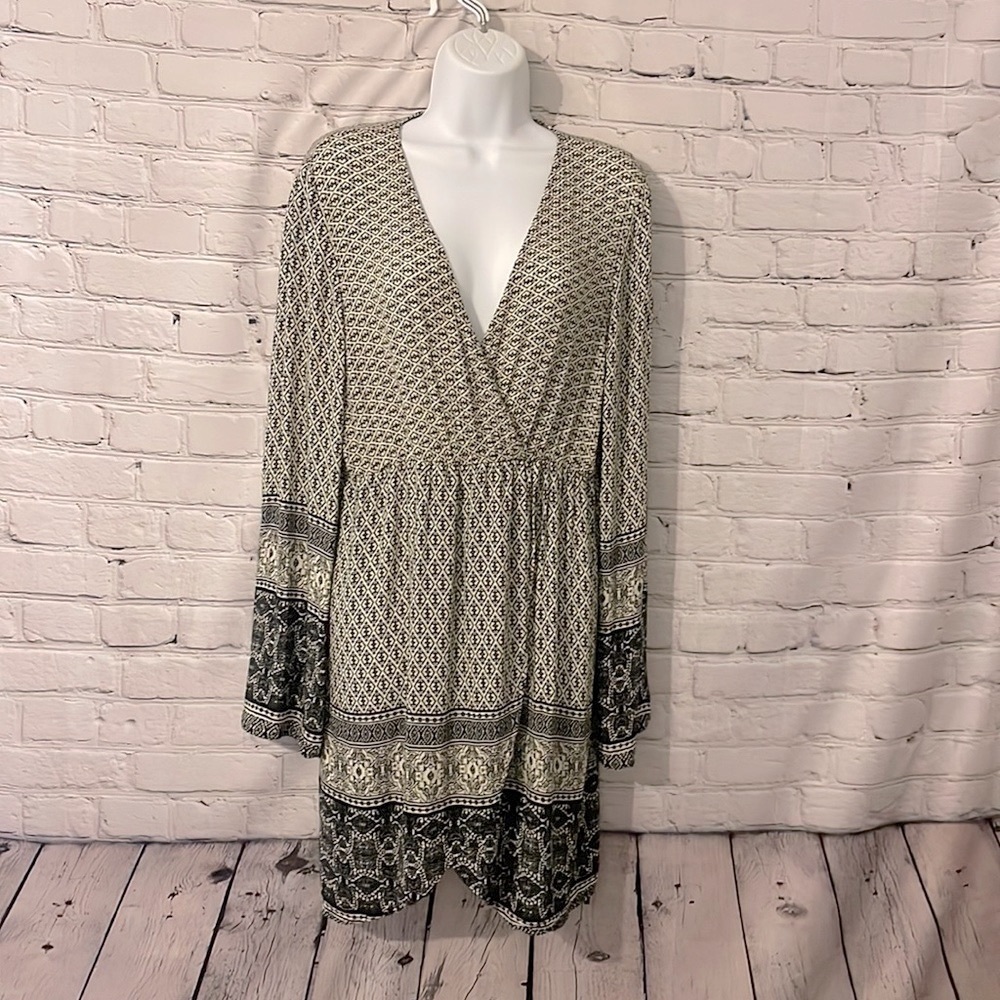 Charlotte Russe black and ivory mixed print boho Large